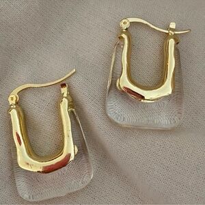 HORSESHOE RESIN MARBLED CLEAR GOLD U SHAPED HUGGIE HOOPS